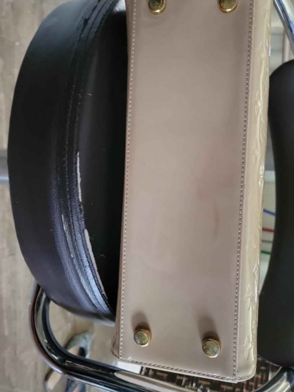 Louis Vuitton Brea Vernis MM Bag (Beige) like new - Picture 7 of 8